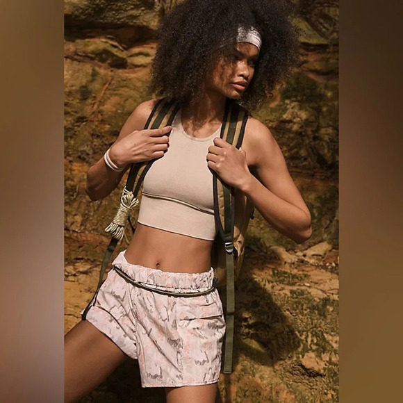 Free People Movement NWT In The Wild Printed Shorts sz XS $68 MSRP - Picture 2 of 16